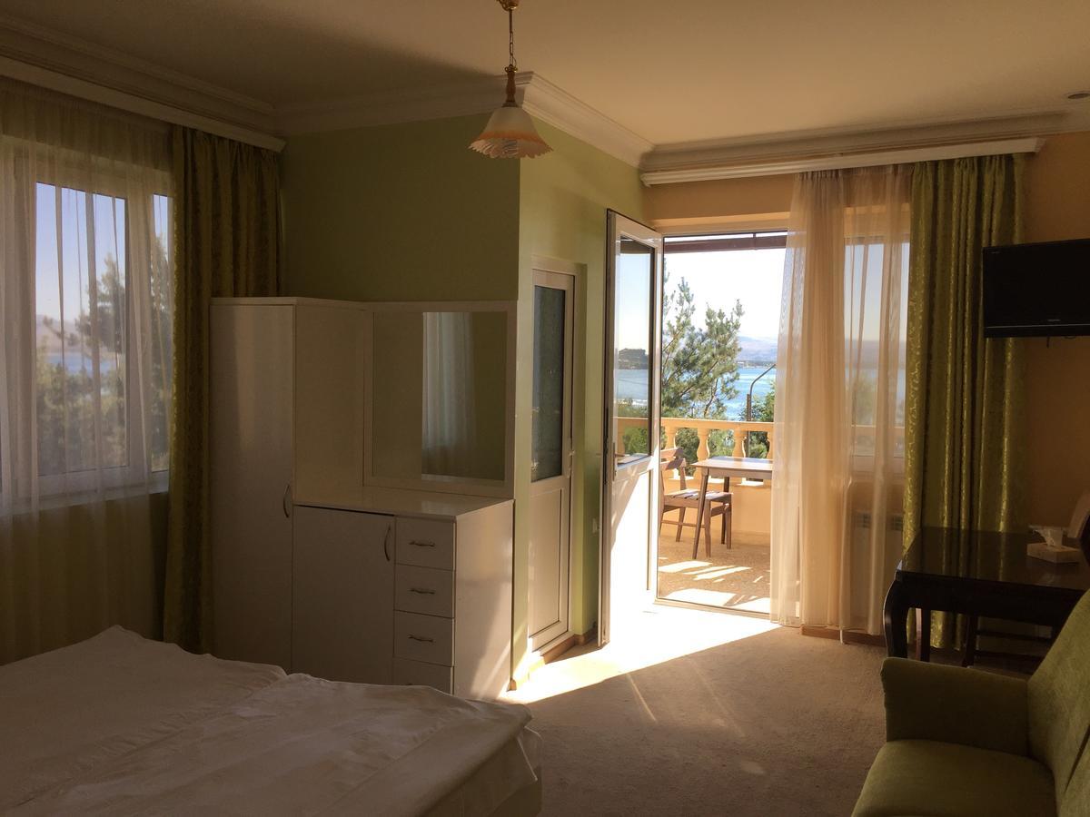 Hotel Ashot Erkat Sevan Eksteriør bilde