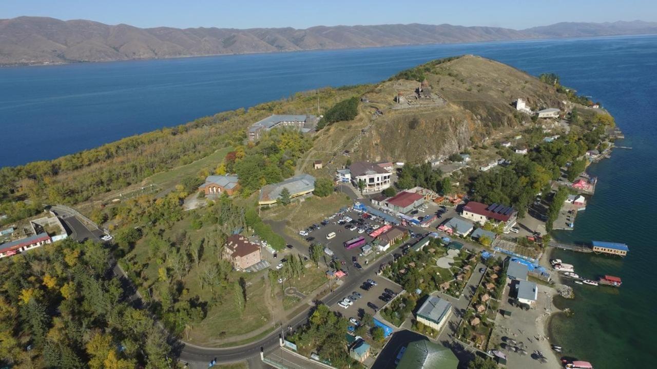 Hotel Ashot Erkat Sevan Eksteriør bilde